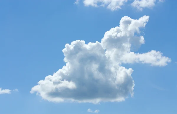Beyaz bulut — Stok fotoğraf