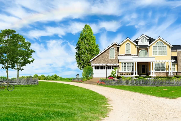 Beautiful country house — Stock Photo, Image