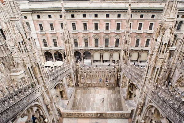 Türme der Kathedrale von Mailand — Stockfoto