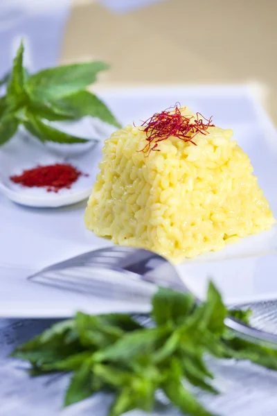 Voedsel combinaties, saffraan rijst. — Stockfoto