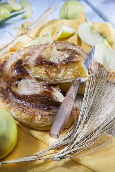 İtalyan pasta, elmalı turta — Stok fotoğraf