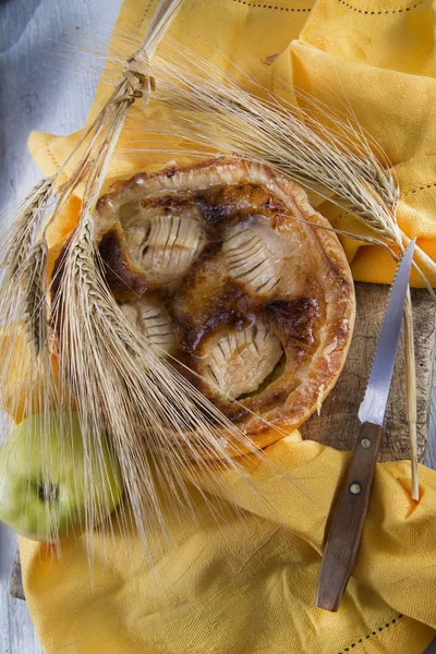 Italiaans gebak, appeltaart — Stockfoto