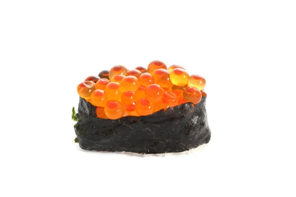 Ovo de salmão em rolo de sushi nigiri — Fotografia de Stock