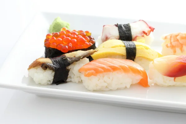 Sushi definido em fundo branco — Fotografia de Stock