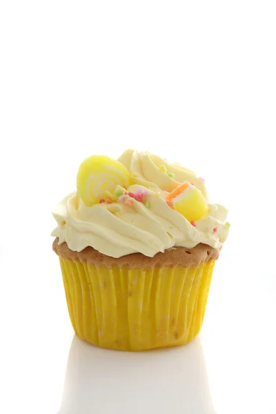 Lemon cupcake isolated in white background — Stock Photo, Image