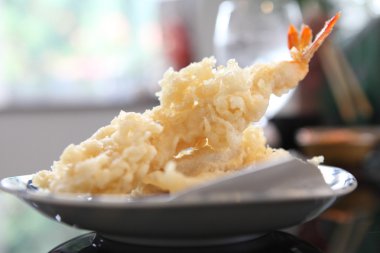 Kızarmış tempura karides Japon tarzı