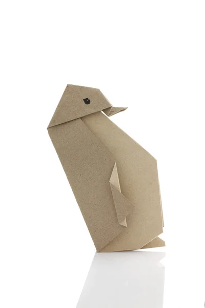 折纸企鹅由回收 papercraft — 图库照片