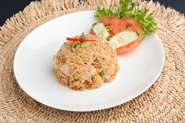 Thai gebratener Reis mit Huhn — Stockfoto