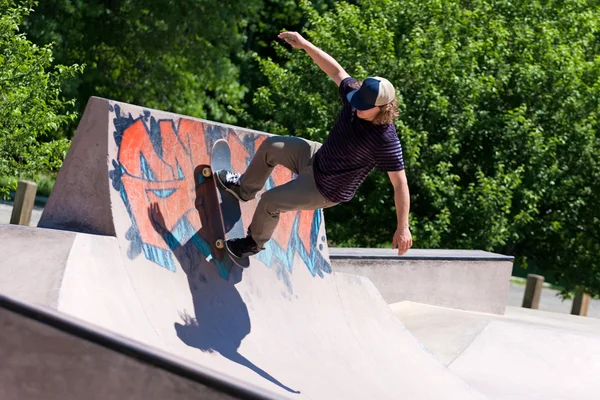 stock image Skater Riding a Skate Ramp