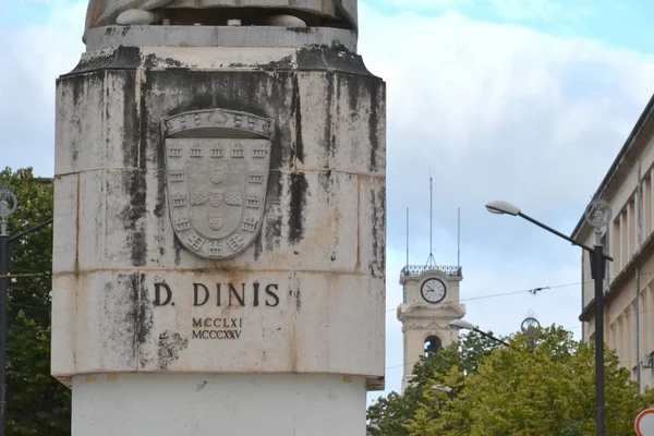 Statue of D. Dinis, University of Coimbra — Stock Photo, Image