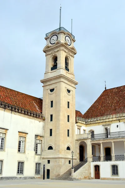 Часовая башня университета Коимбры — стоковое фото
