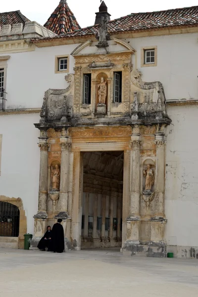 Vista de la Puerta de Hierro de la Universidad de Coimbra — Foto de Stock
