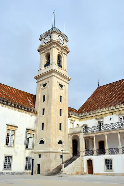 De klokkentoren aan de Universiteit van coimbra — Stockfoto