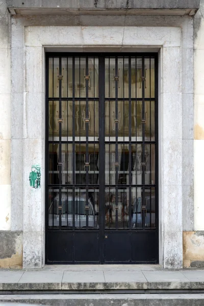 Ventana antigua de la Universidad de Coimbra — Foto de Stock