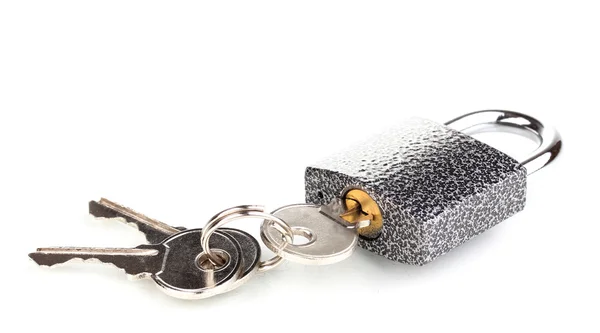 Modernt hänglås med nycklar isolerade på vitt — Stockfoto