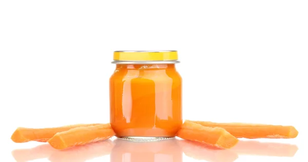 Джар дитячого пюре з морквою ізольовано на білому — стокове фото