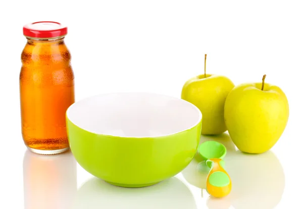 赤ちゃんプレートと白で隔離されるジュースとリンゴのスプーン — ストック写真