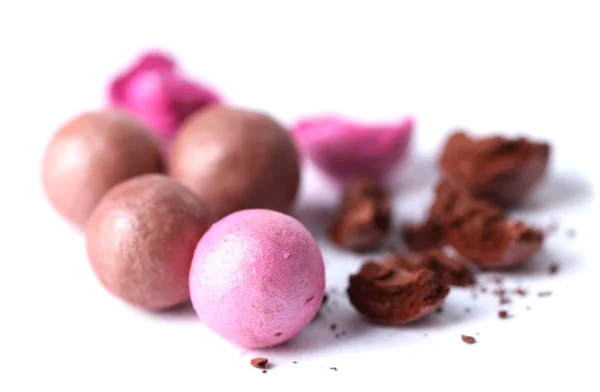 Bolas de polvo rosa y marrón aisladas en blanco —  Fotos de Stock
