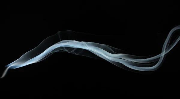黑色背景下的烟雾 — 图库照片