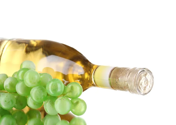 흰색 절연 하는 훌륭한 와인 한 병 — 스톡 사진