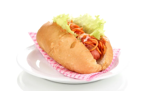 Chutný hot dog na desce izolovaných na bílém — Stock fotografie