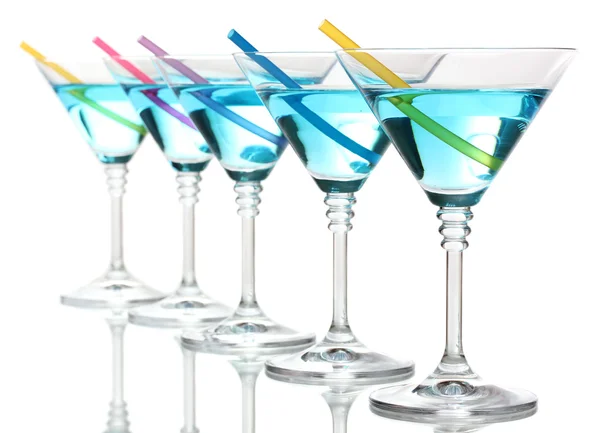 A martini pohár elszigetelt fehér kék koktél — Stock Fotó