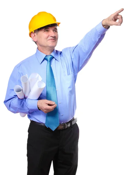 Homem arquiteto com capacete e rascunhos mostrando com espaço de cópia para o seu texto isolado em branco — Fotografia de Stock