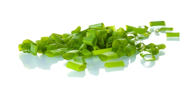 Zelená cibule izolovaných na bílém detail — Stock fotografie