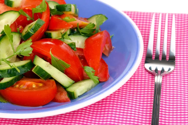 トマトとキュウリの新鮮なサラダ — ストック写真