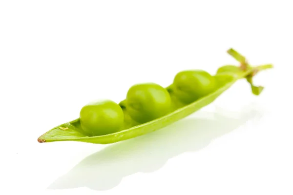 Green peas isolated on white — Stock Photo, Image