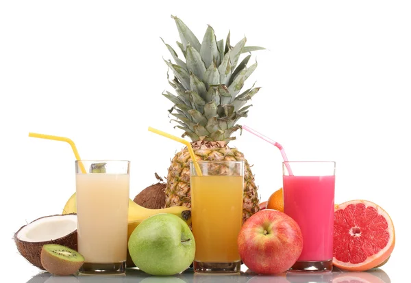 Frutas tropicais e suco isolado em branco — Fotografia de Stock
