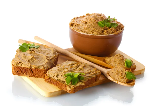 Frische Pastete mit Brot auf Holzbrett isoliert auf weiß — Stockfoto
