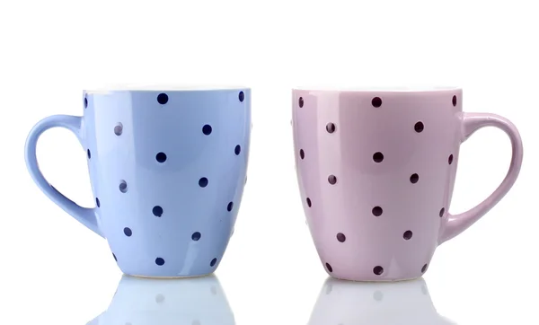 白で隔離される 2 つの色のカップ — ストック写真