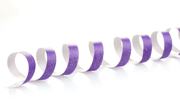 Serpentín púrpura aislado en blanco —  Fotos de Stock