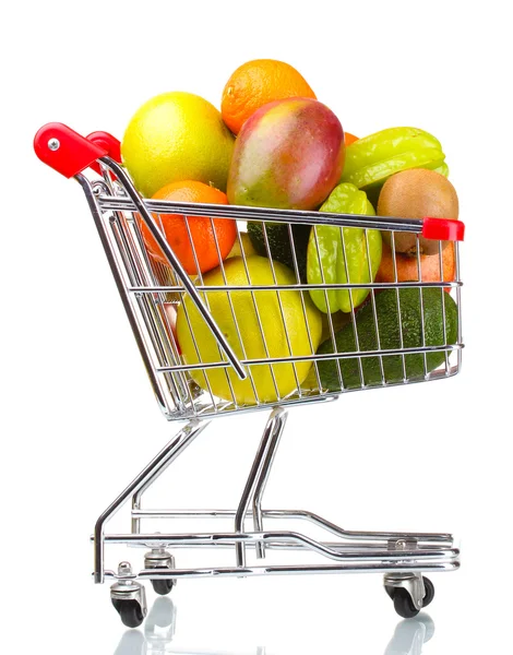 Sortiment exotischer Früchte im Warenkorb isoliert auf weiß — Stockfoto