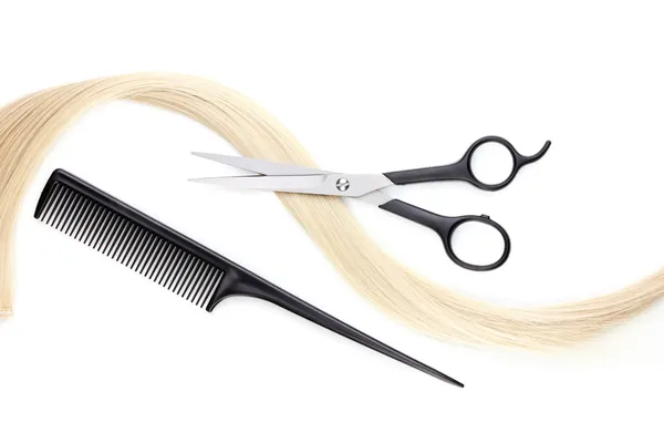Odżywka do włosów blond z Nożyce do cięcia włosów i grzebień na białym tle — Zdjęcie stockowe