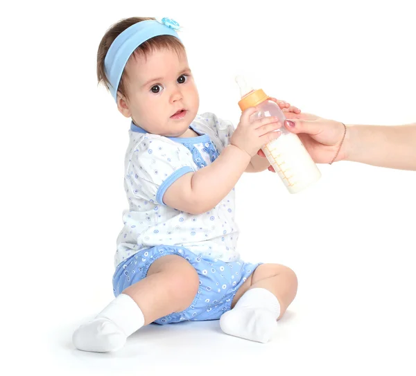 Cute dziewczynka jedzenie na białym tle na biały — Zdjęcie stockowe
