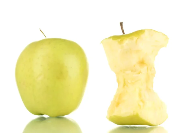 Mela verde morsa e mela intera isolata su bianco — Foto Stock