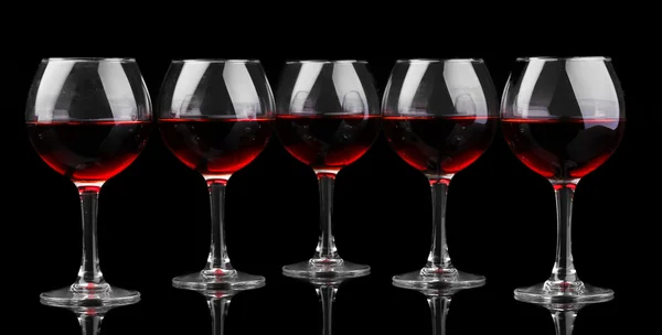 Wineglasses diisolasi pada hitam — Stok Foto