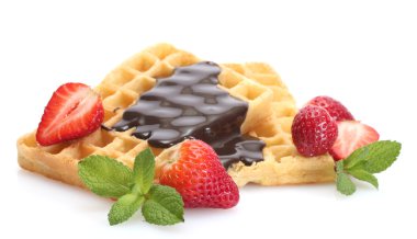 çilek ve üzerinde beyaz izole nane ile Belçika waffle