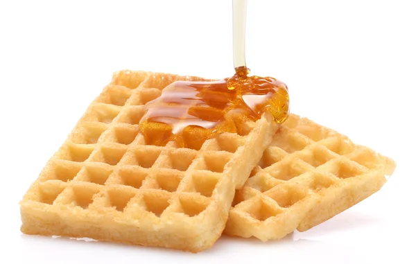 België wafels met honing geïsoleerd op wit — Stockfoto