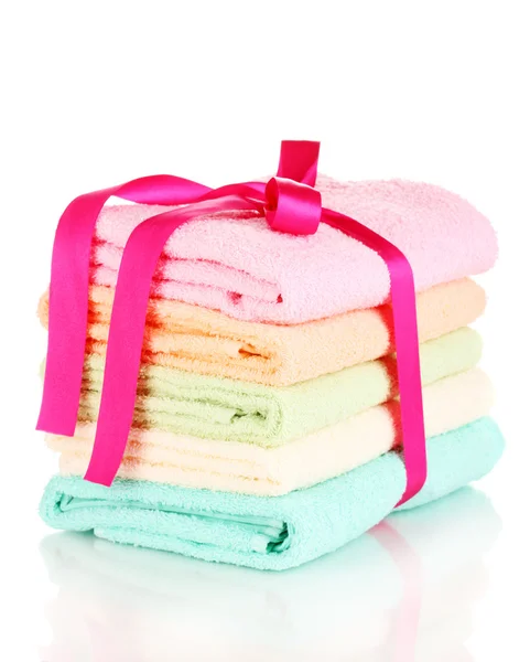 Asciugamani colorati con nastro isolato su bianco — Foto Stock
