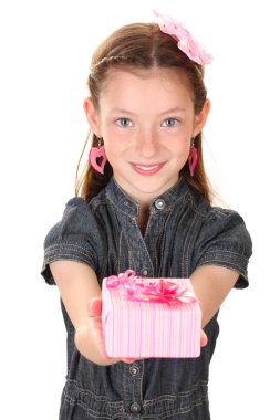 hediye beyaz izole küçük kız