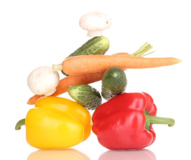 Taze sebzeler beyaz üzerine izole