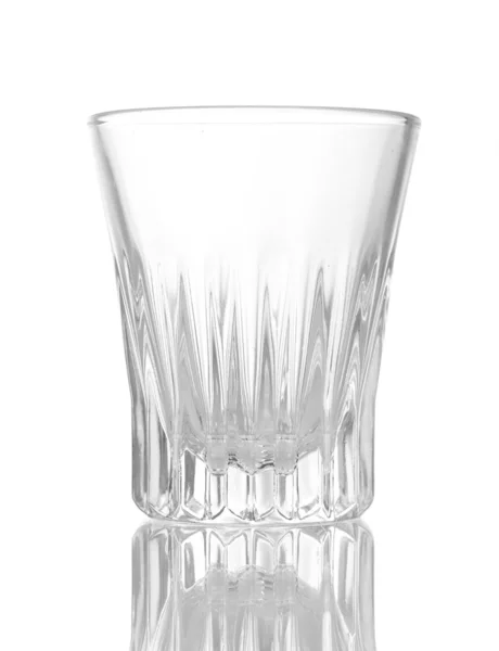 Ein leeres Weinglas isoliert auf weiß — Stockfoto