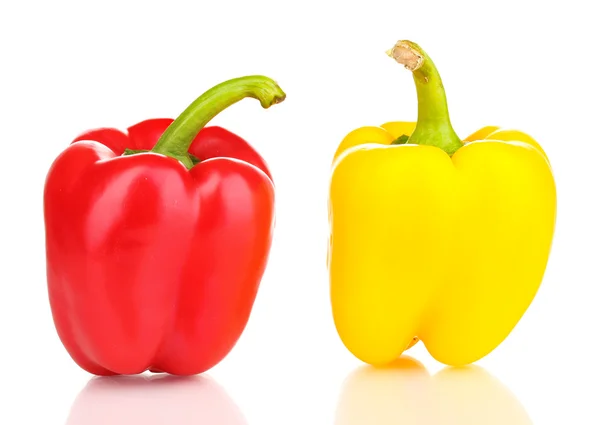 Smakelijke paprika's geïsoleerd op wit — Stockfoto