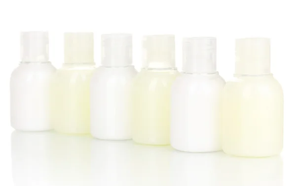Hotel kosmetických lahví izolovaných na bílém — Stock fotografie