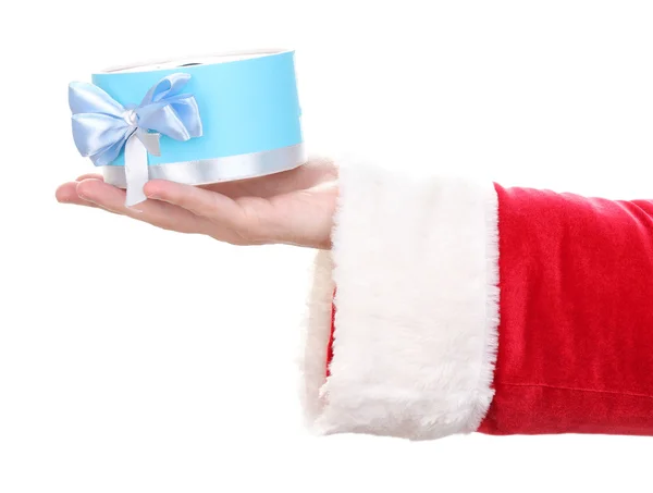 Père Noël main tenant boîte cadeau isolé sur blanc — Photo