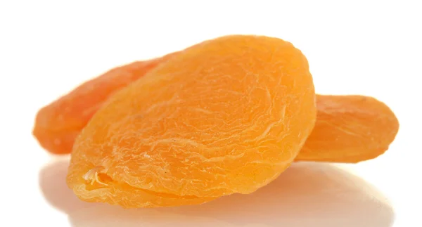 Lahodné sušené meruňky izolovaných na bílém — Stock fotografie