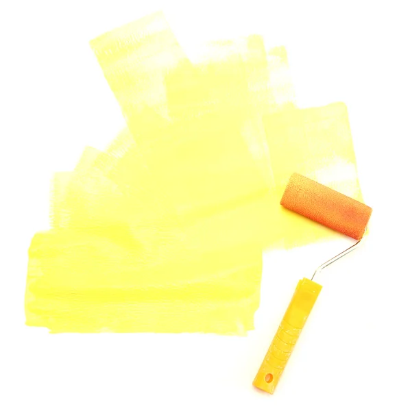 Verfroller met gele verf geïsoleerd op wit — Stockfoto